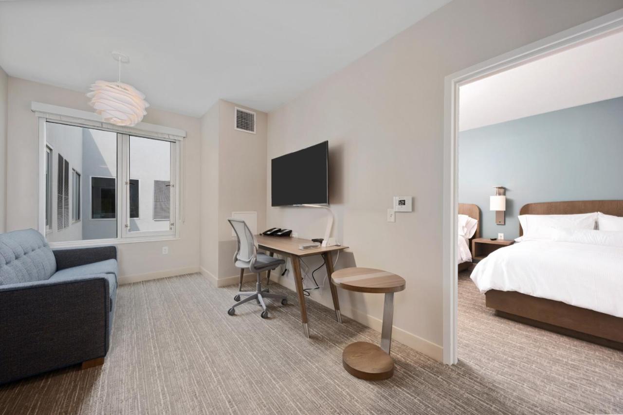 Element Hampton Peninsula Town Center Hotel Eksteriør billede