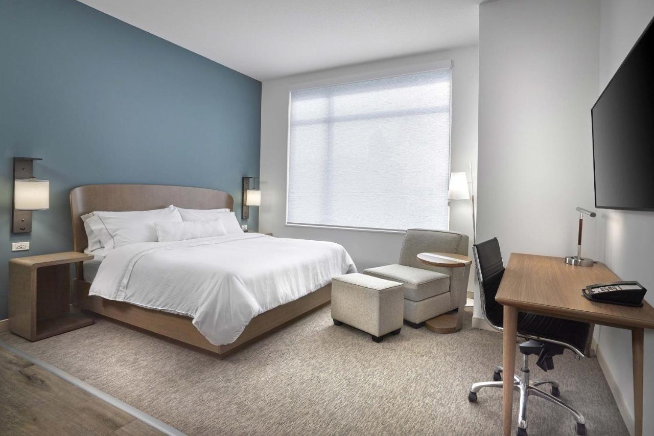 Element Hampton Peninsula Town Center Hotel Eksteriør billede